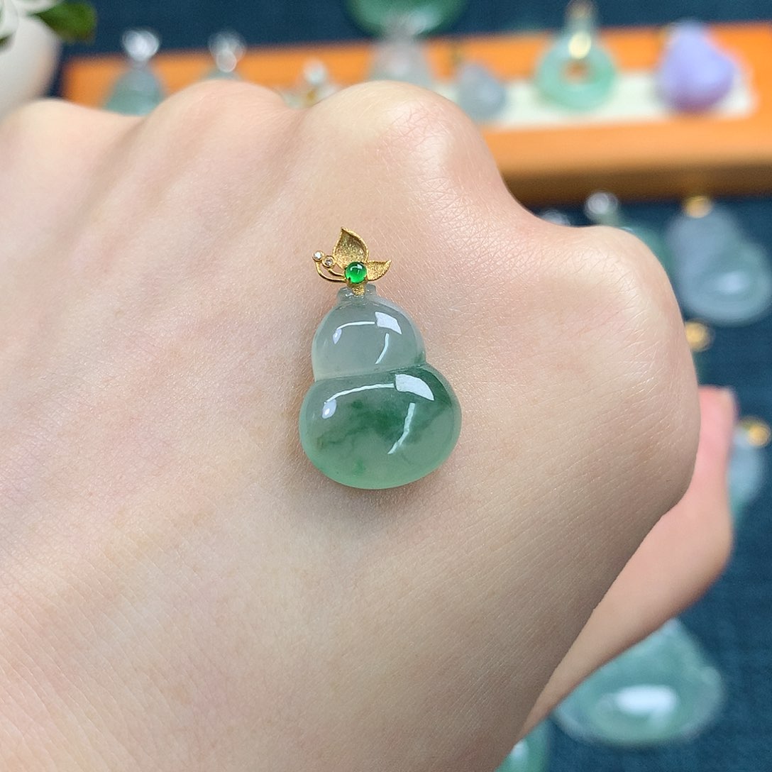 吊坠(不含链)18K金镶嵌翡翠