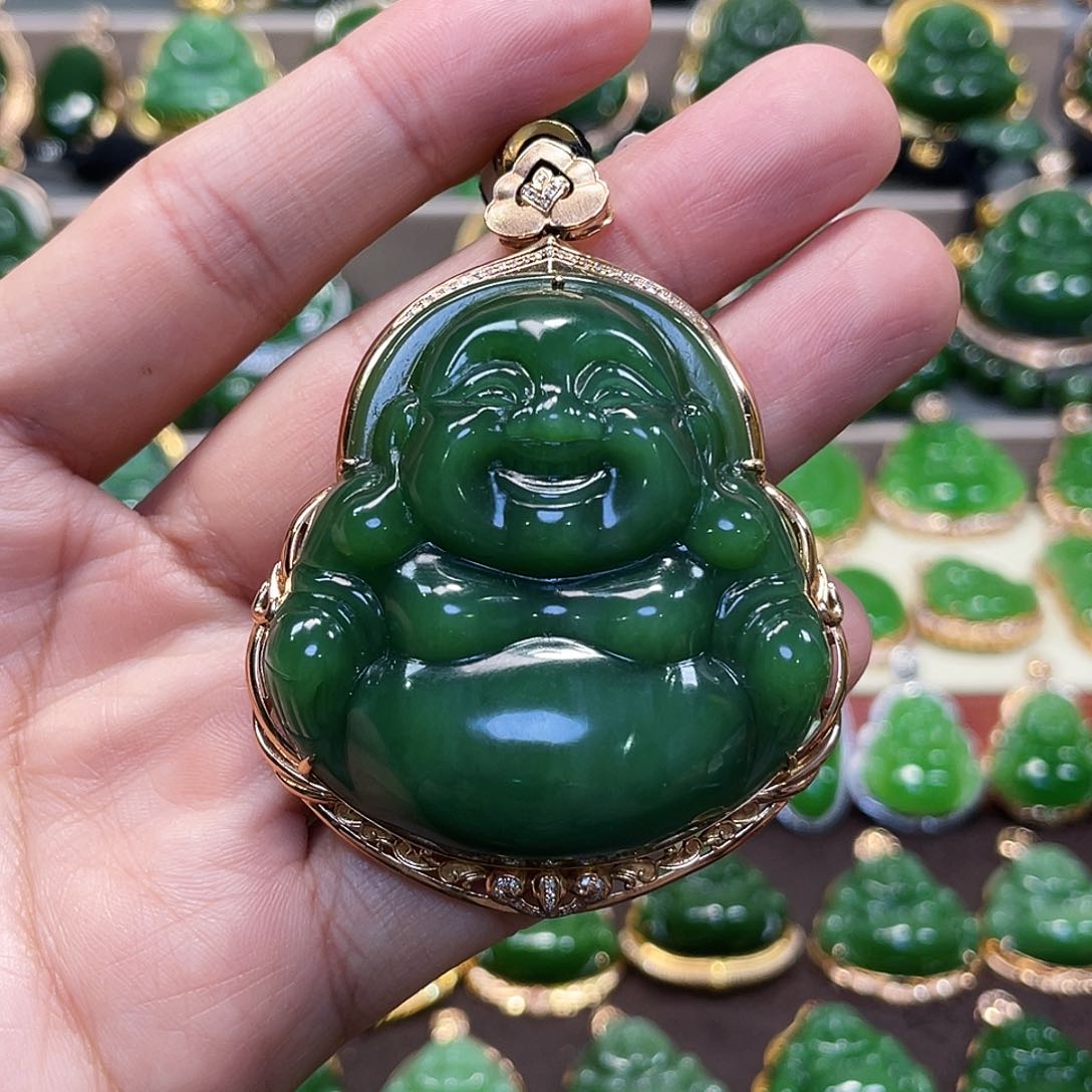 和田玉（碧玉）颈饰18K金镶嵌佛公50mm