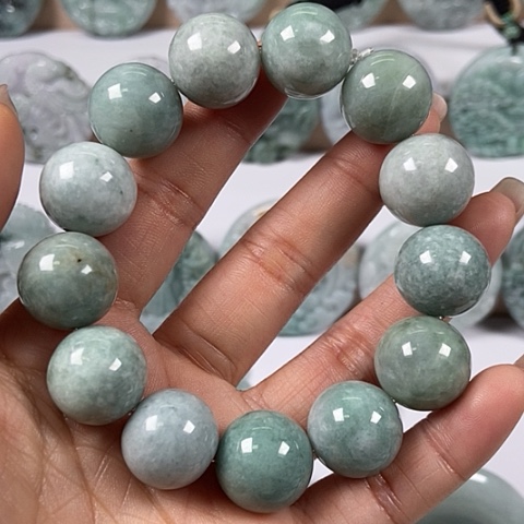 翡翠颈饰未镶嵌微瑕福利