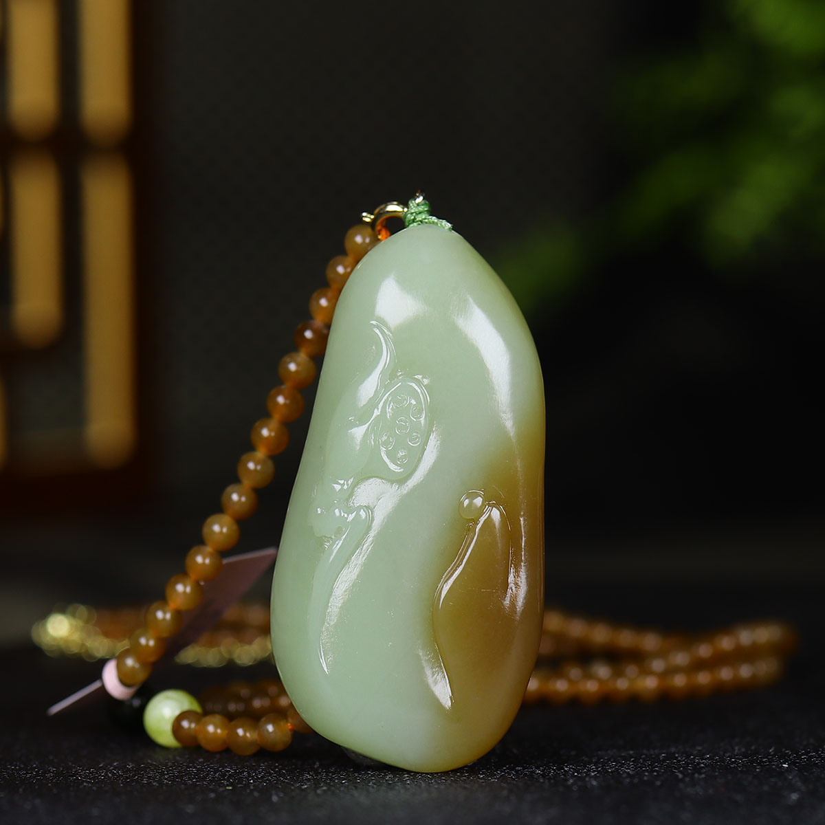 1222103和田玉糖玉挂件