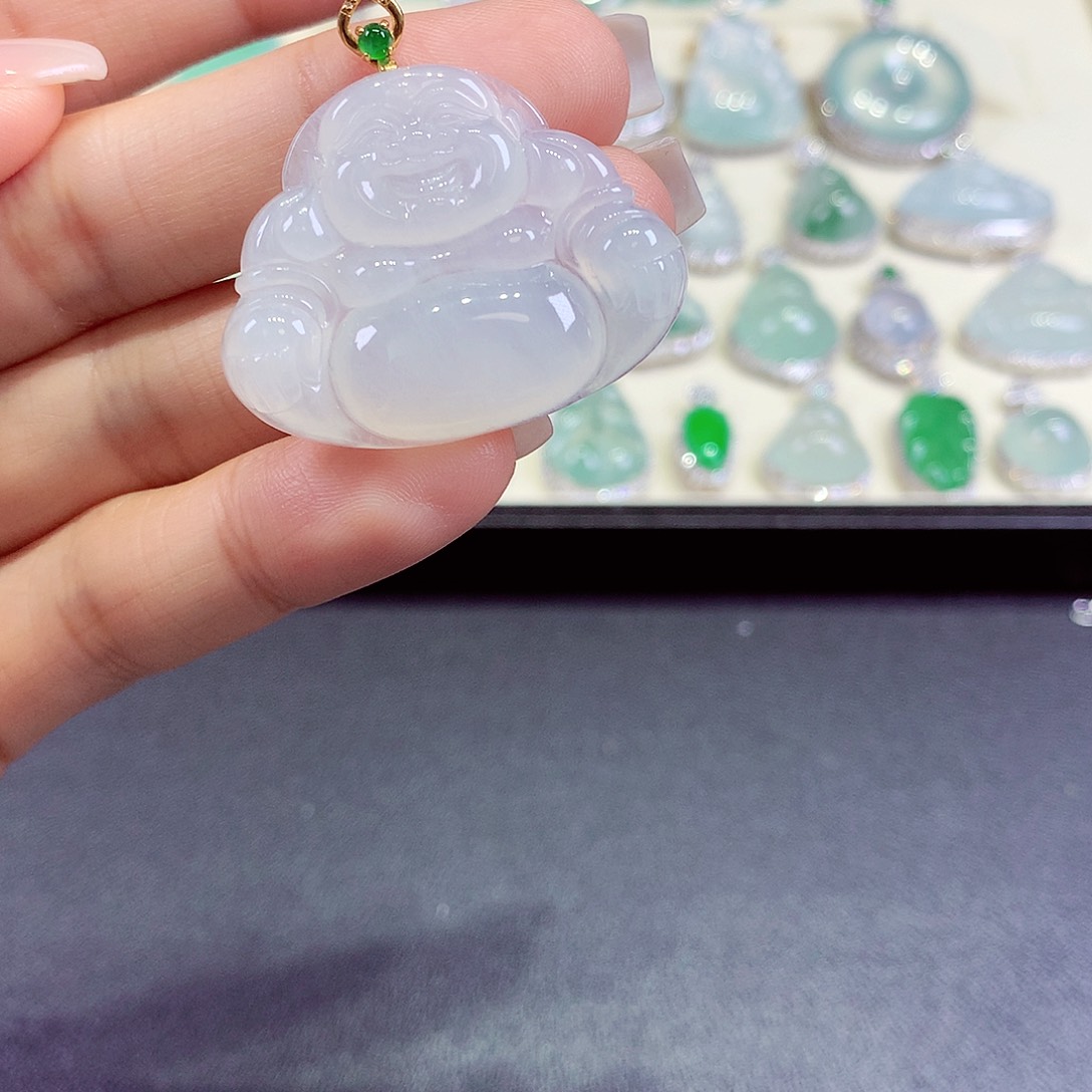 翡翠18K金镶嵌颈饰翡翠