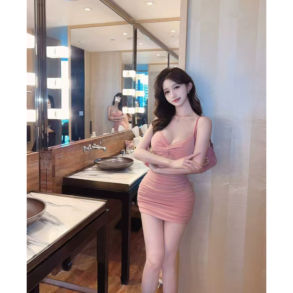 也猫定制 纯欲风性感V领蕾丝边拼接吊带裙褶皱收腰显瘦包臀连衣裙