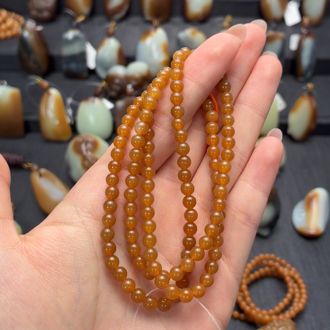 M***楠和田玉未镶嵌颈饰