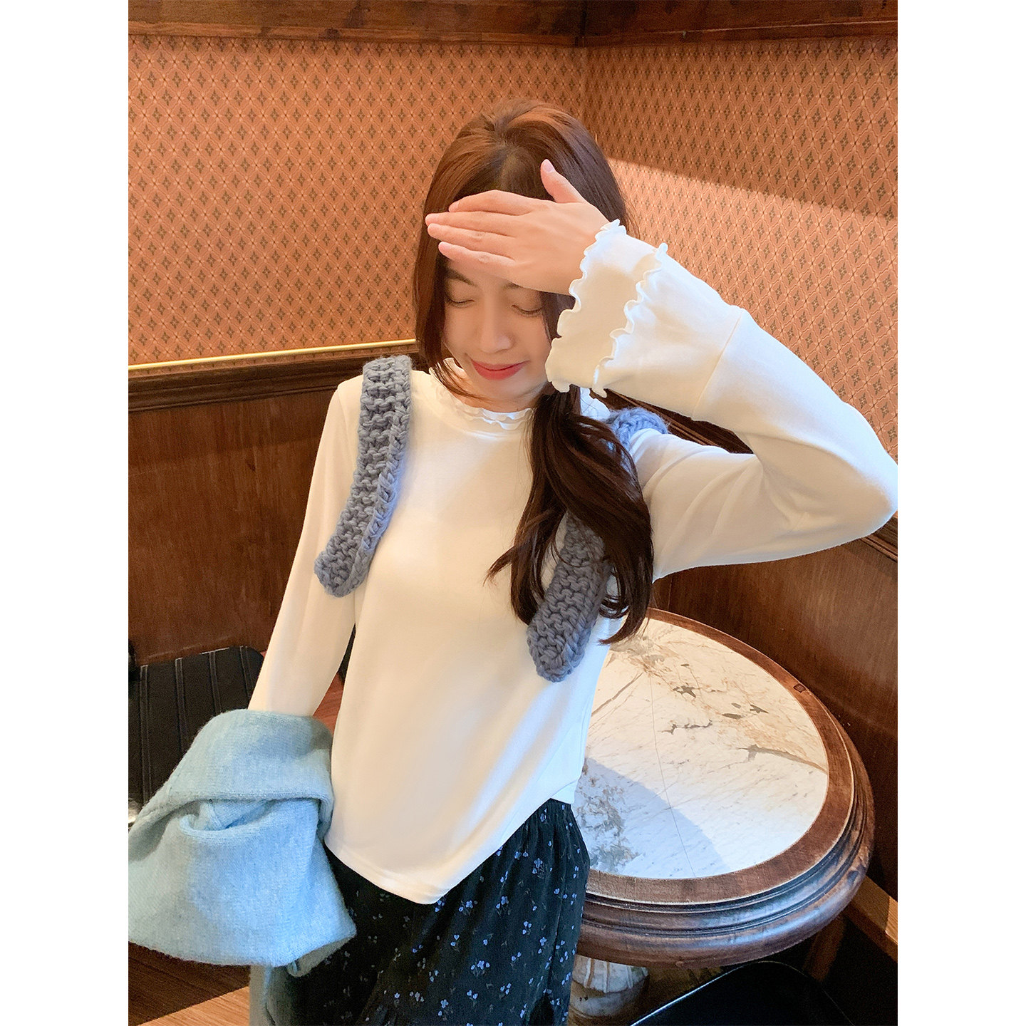 曾小咸 韩系木耳边白色内搭t恤女ZA54TXR1671