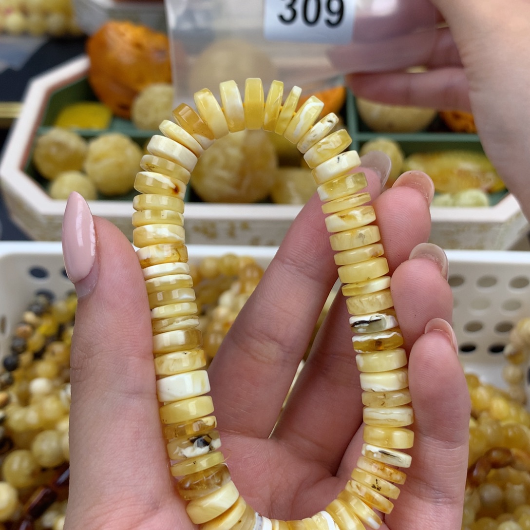 琥珀未镶嵌珠宝奇石