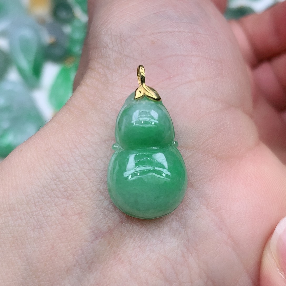 翡翠吊坠(不含链)18K金镶嵌