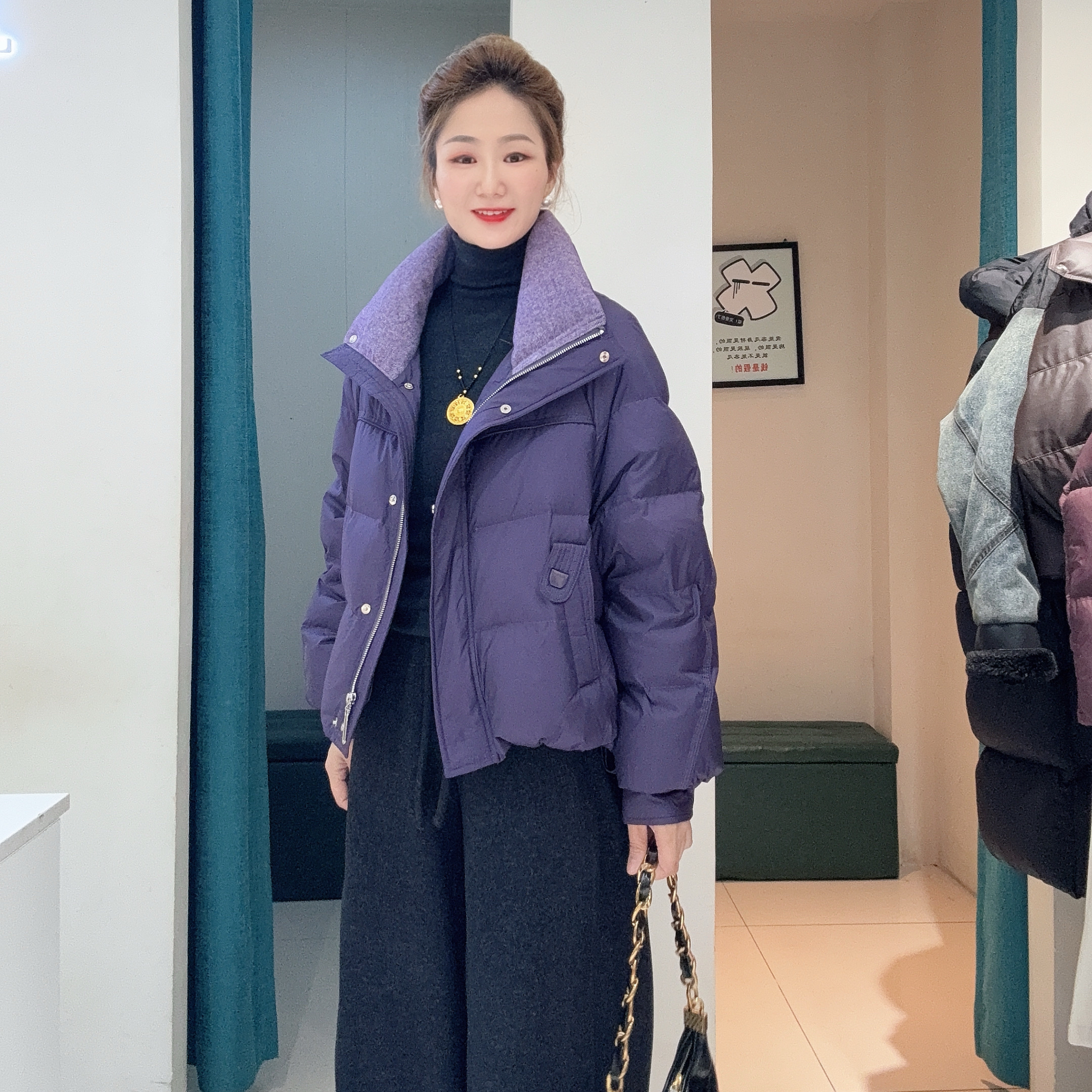 2025年国标90%白鸭绒加厚短款女士羽绒服洋气减龄冬季外套