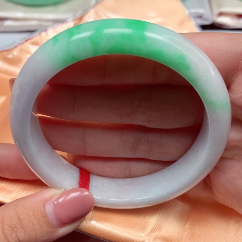 【闪购商品】翡翠手镯未镶嵌原***吖57圈