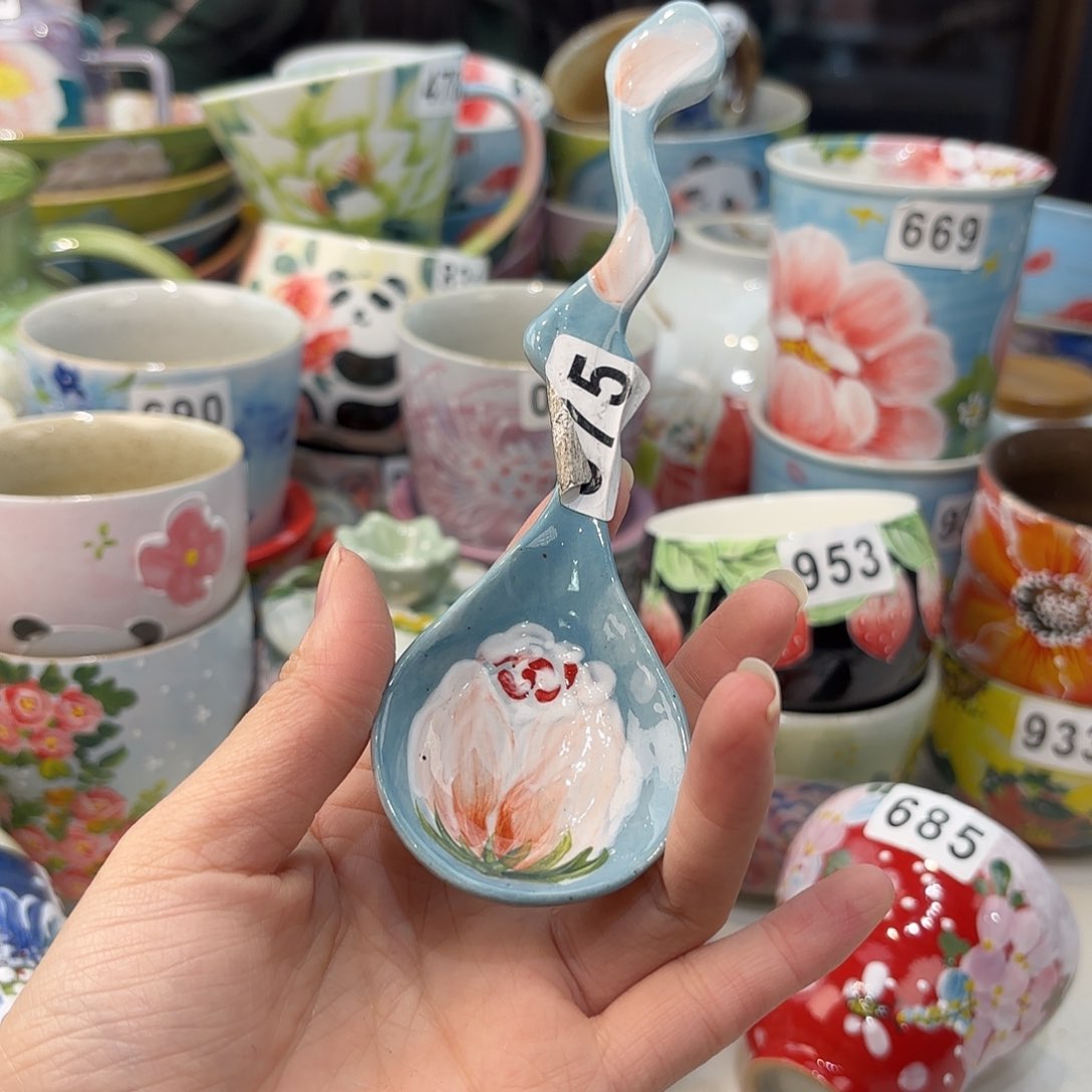 瓷片兔兔好可爱呀打