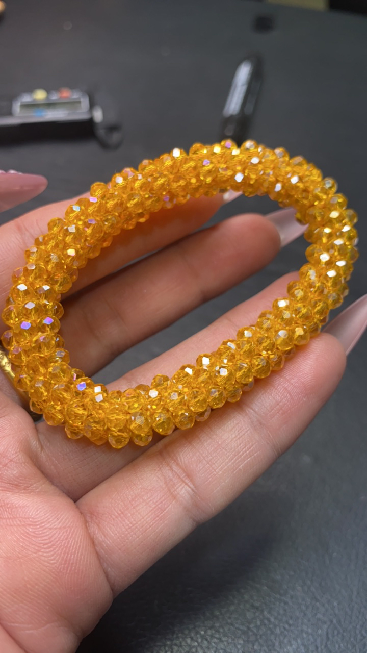 B  806 黄麻花手链