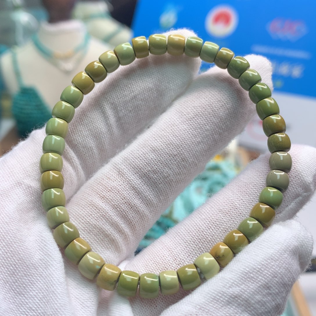 绿松石未镶嵌饰品