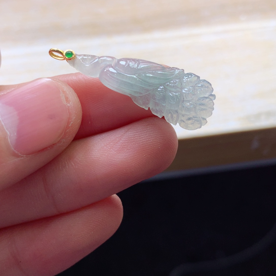 翡翠颈饰18K金镶嵌吊坠