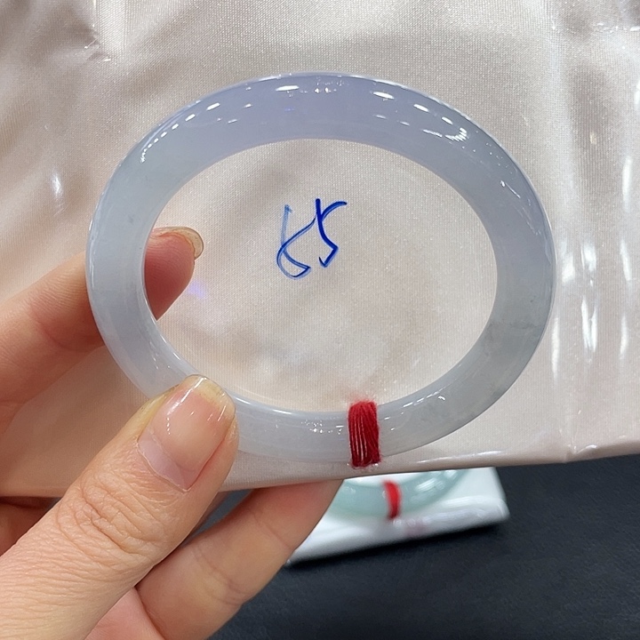 翡翠手镯未镶嵌翡翠手镯