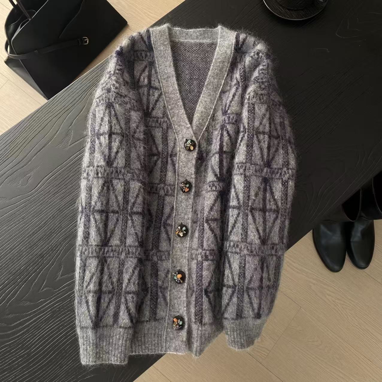 yuhee "苏格兰调”高品质设计感格调马海毛毛衣外套