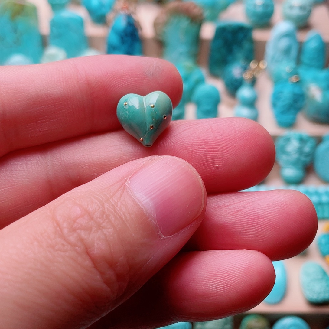 绿松石未镶嵌颈饰