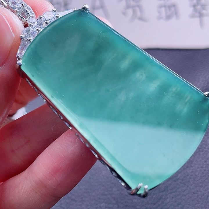 翡翠颈饰未镶嵌888888888