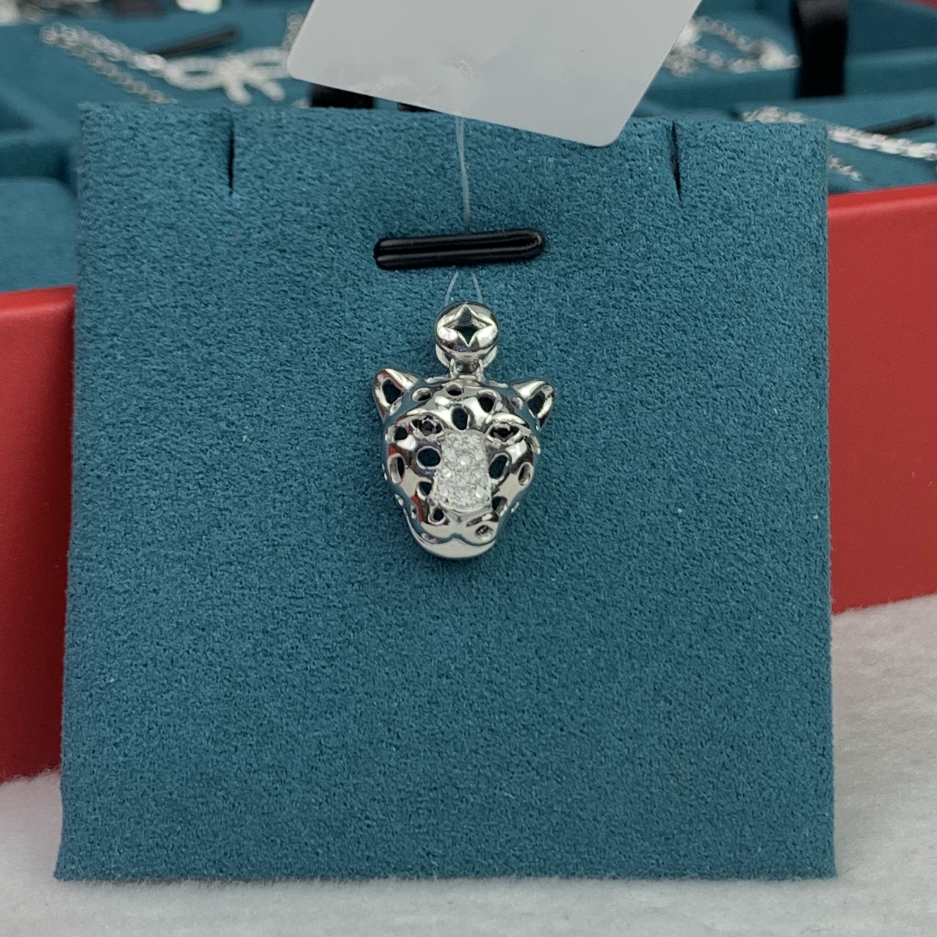 铂金豹子头镶嵌吊坠