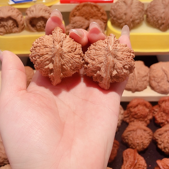 文玩核桃把件夕**雪满天星