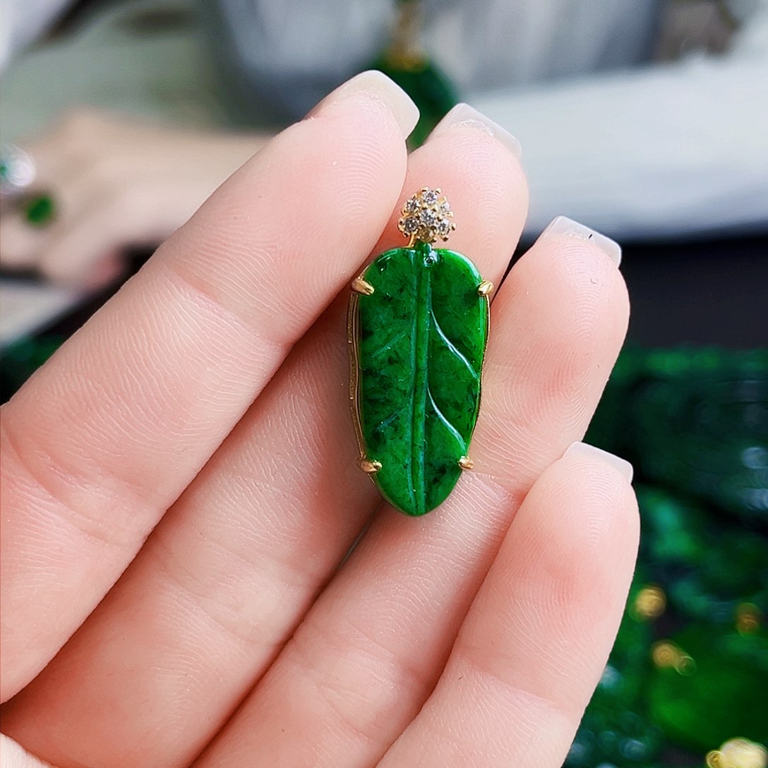 颈饰银S925镶嵌翡翠多样性