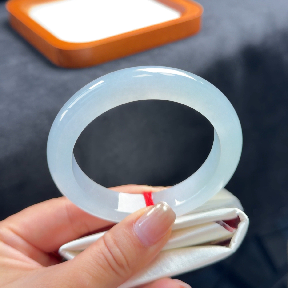 RR（上新）五十七点二翡翠A货手镯正品