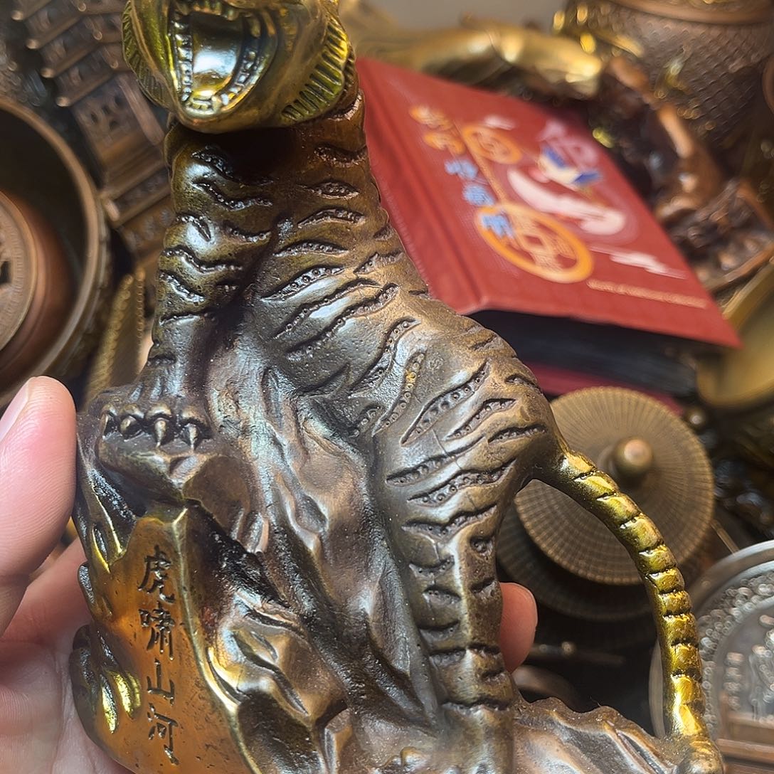 精美铜器工艺品等