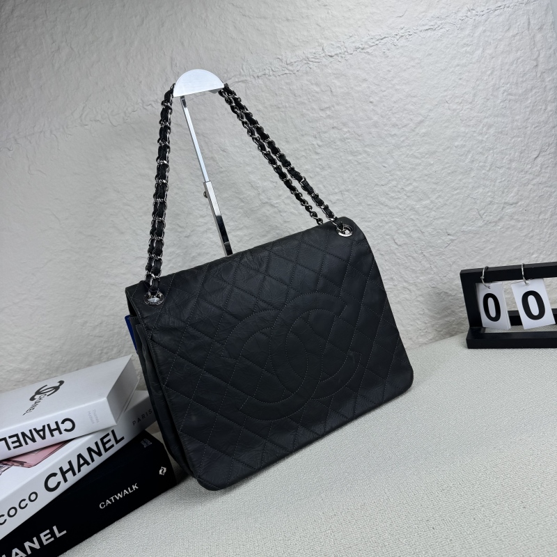 95新 Chanel/香奈儿 黑灰色翻盖油蜡皮机场包 底长35 14开带卡册