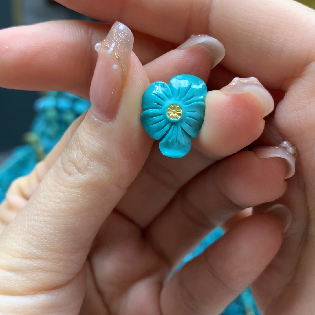 绿松石配饰未镶嵌