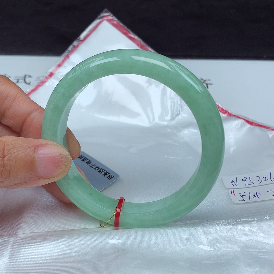 翡翠手镯未镶嵌57圈5326