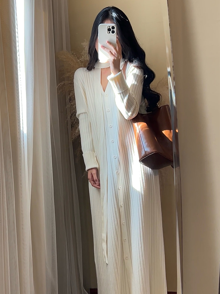 【ROUROU】暖暖雪芙｜温柔风坑条针织V领系带排扣冬季外出新款连衣裙