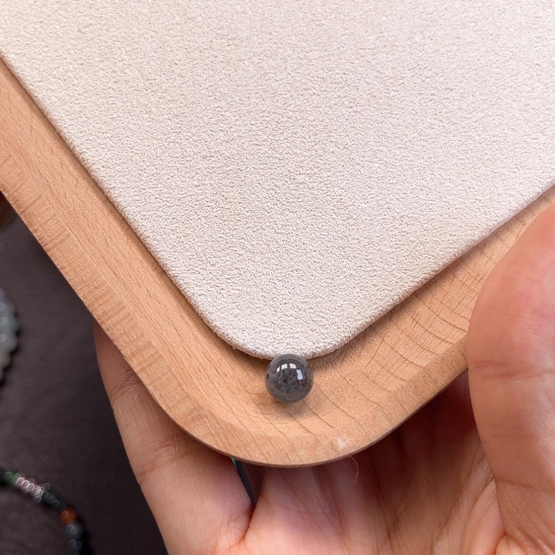 翡翠散珠乌鸡料单珠 可8.1