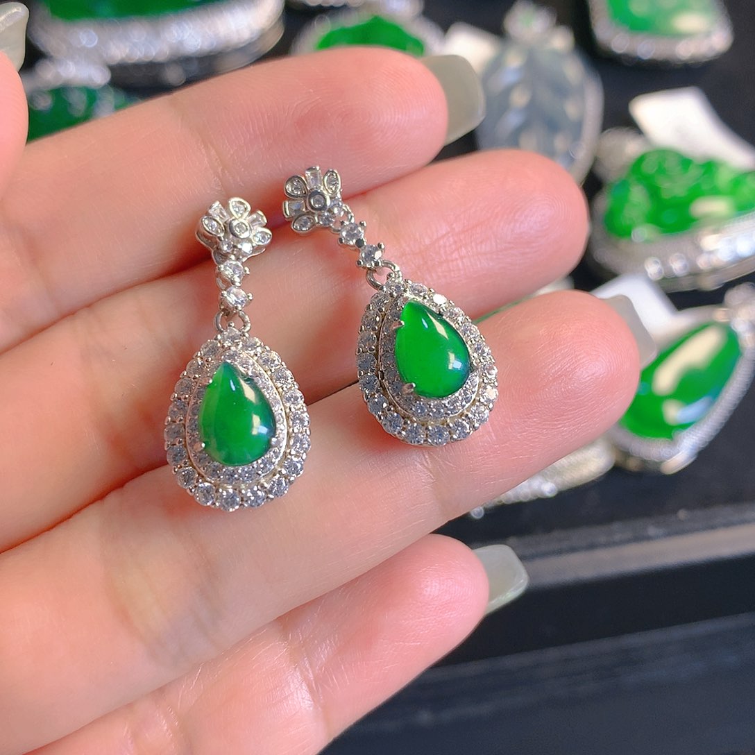 翡翠颈饰银S925镶嵌翡翠