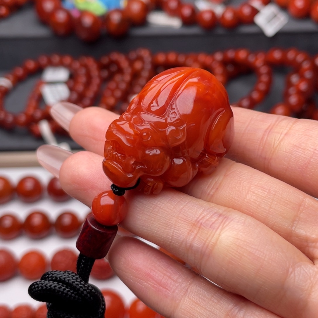 像****南红玛瑙未镶嵌手链貔貅吊坠