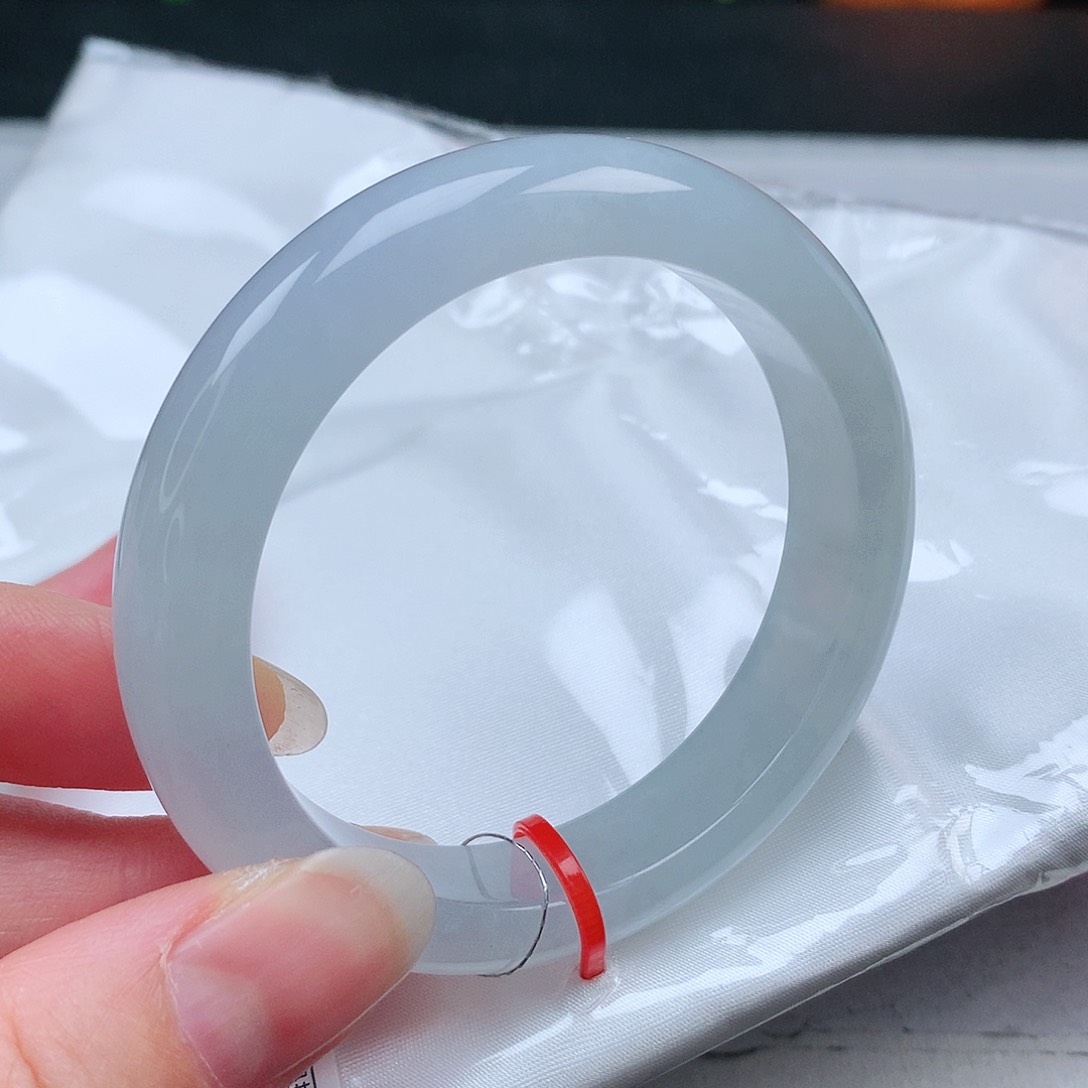 翡翠手镯未镶嵌52圈