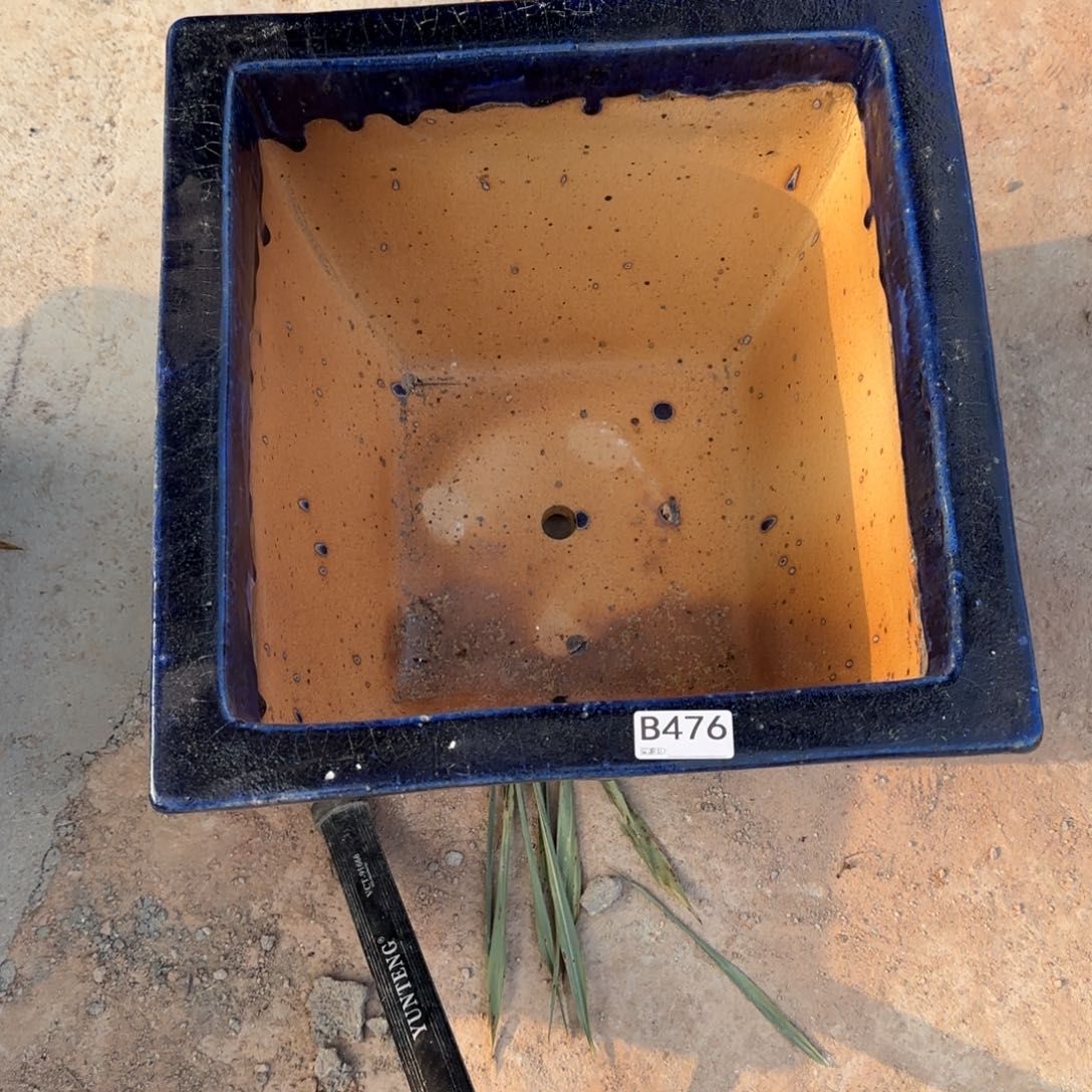 紫砂花盆执*476瑕疵的      