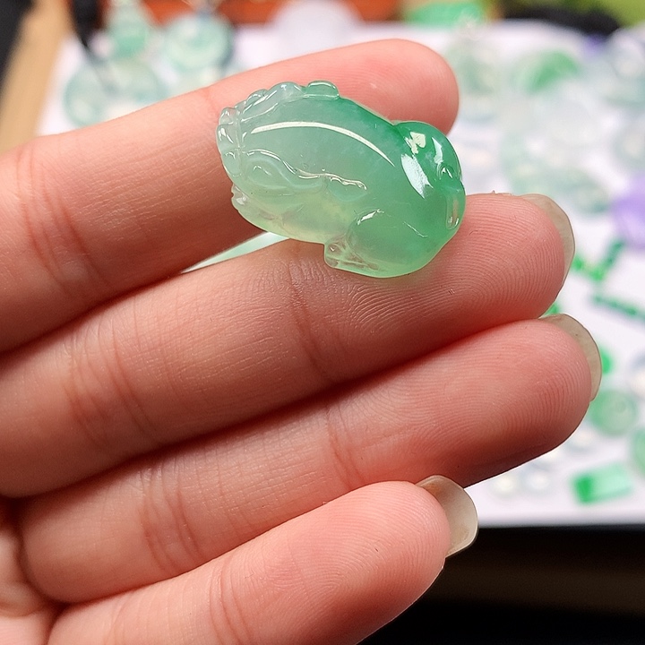 翡翠吊坠(不含链)未镶嵌貔貅