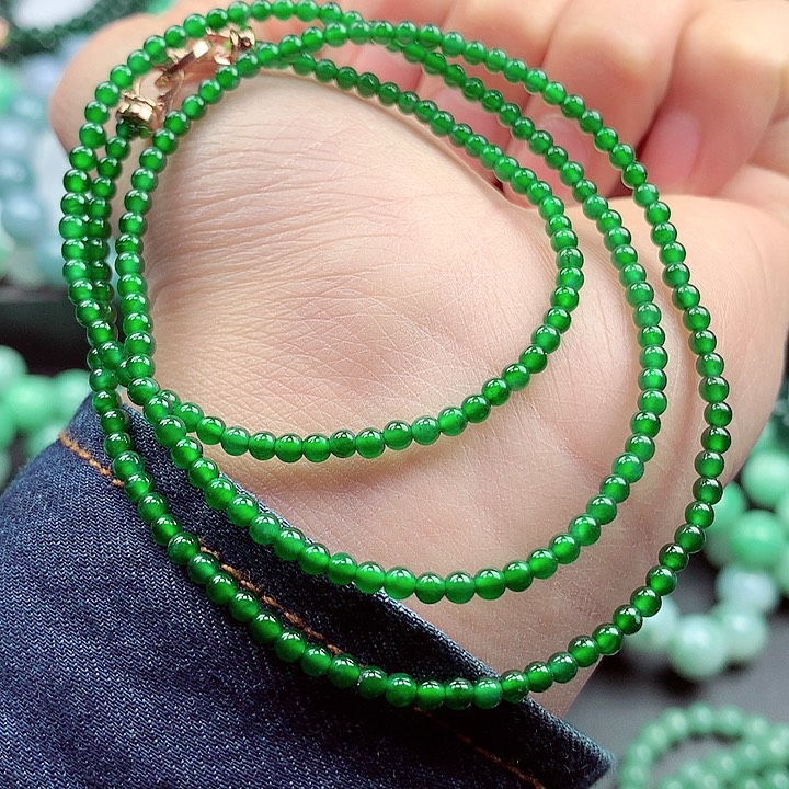 翡翠颈饰未镶嵌项链