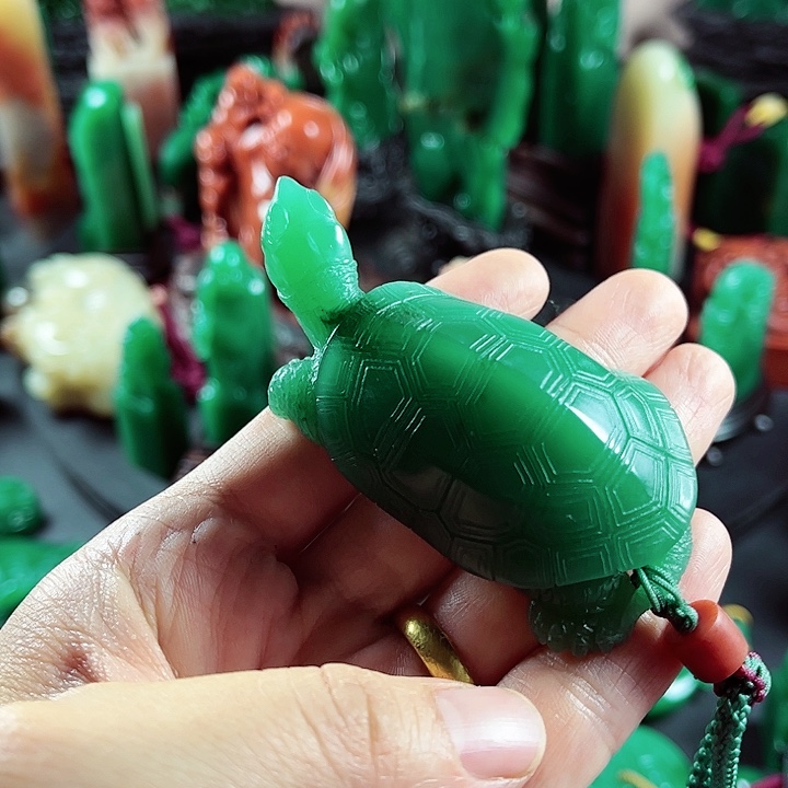 四川石伟*雅安绿名贵石材