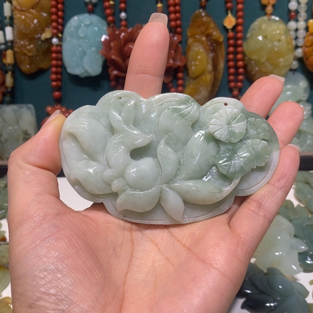 茗***妈蛇纹石玉未镶嵌颈饰