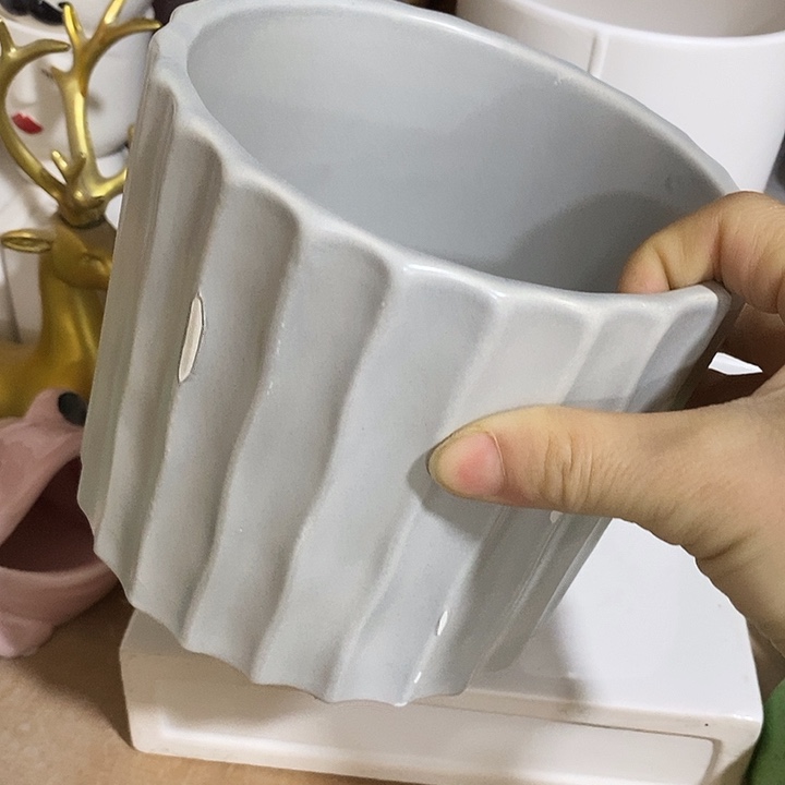 陶瓷花盆有孔 瑕疵介意勿拍 