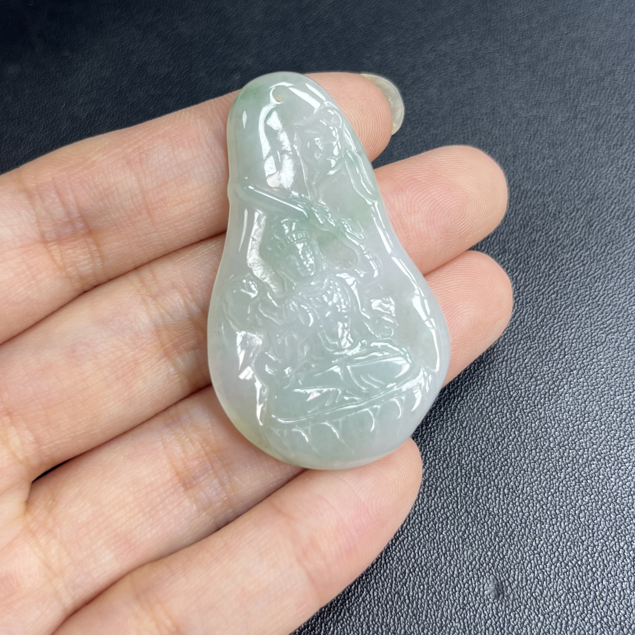 于于珠宝-天然A货缅甸翡翠飘绿守护神虚空藏菩萨46.2×28.1×4.8mm