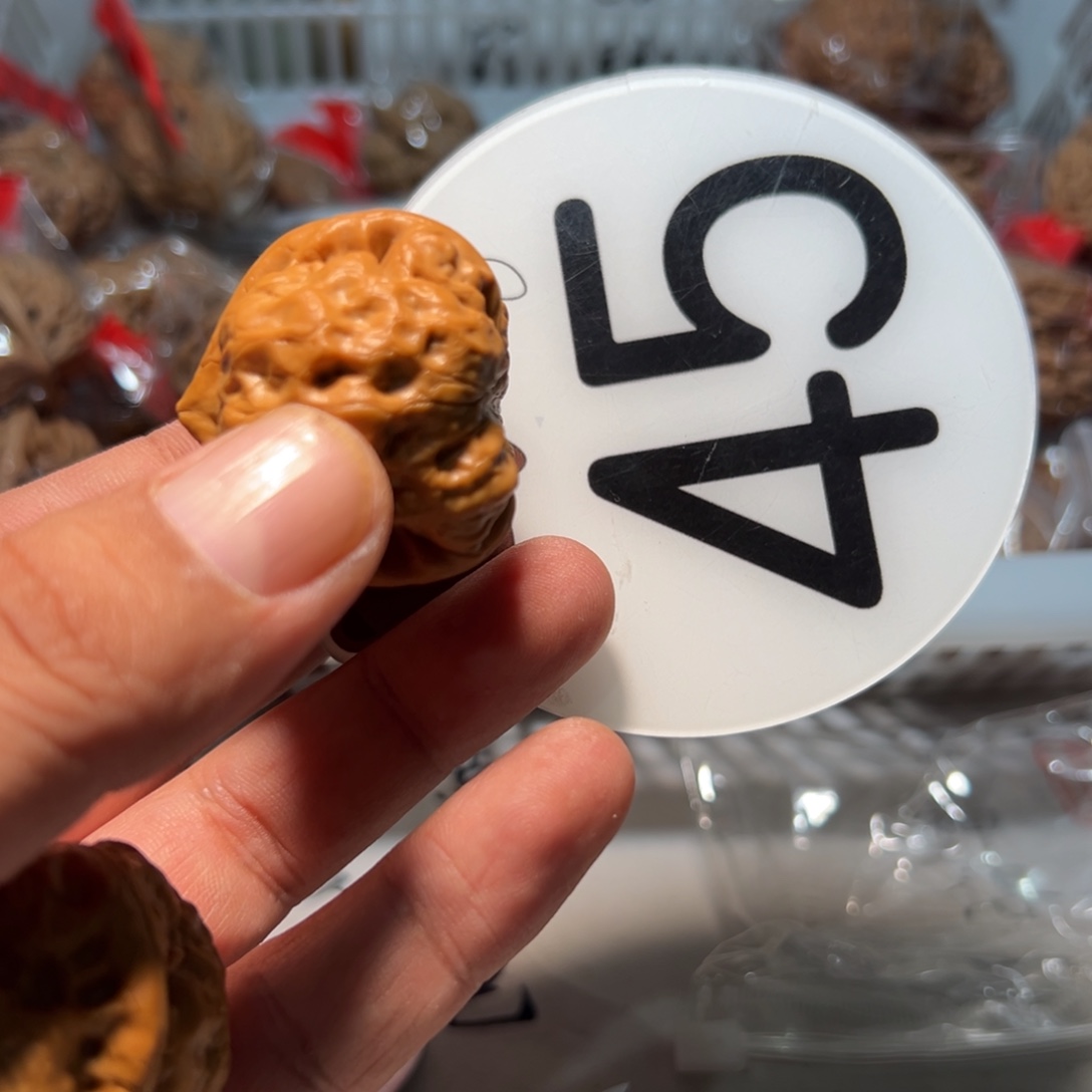 @***母文玩核桃，白色45号