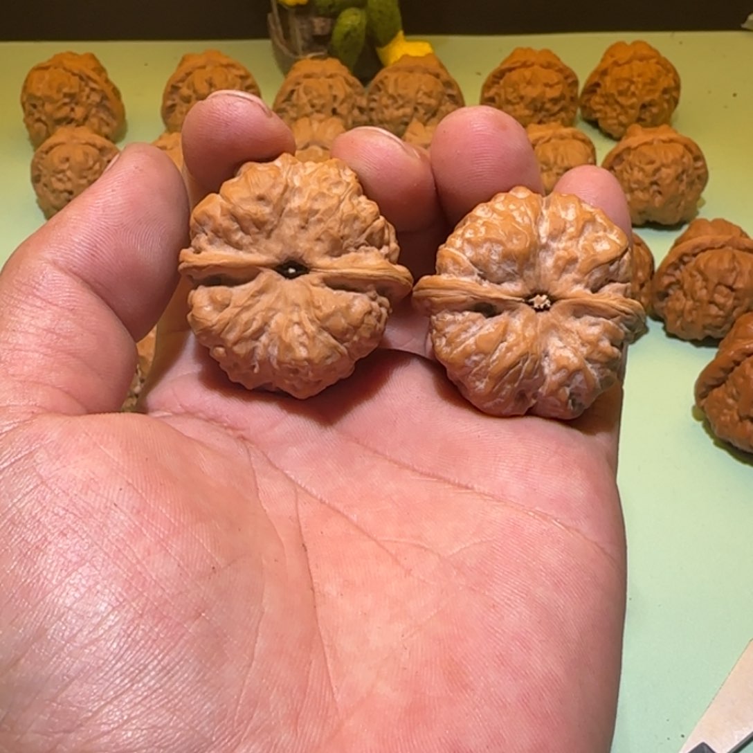 文玩核桃吊坠努**跑蛤蟆头40