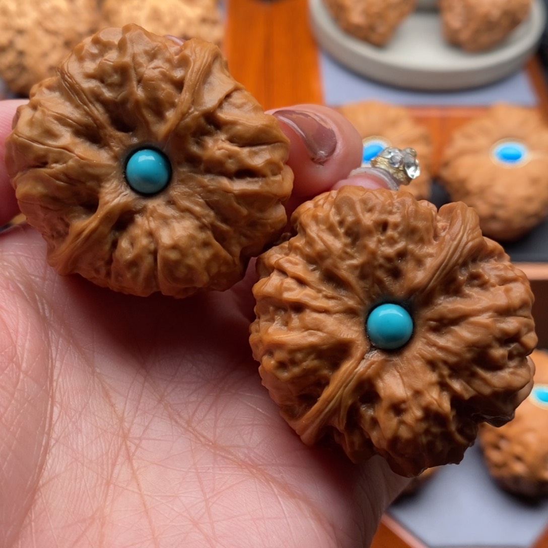 文玩核桃把件40尺寸蛤蟆头镶嵌