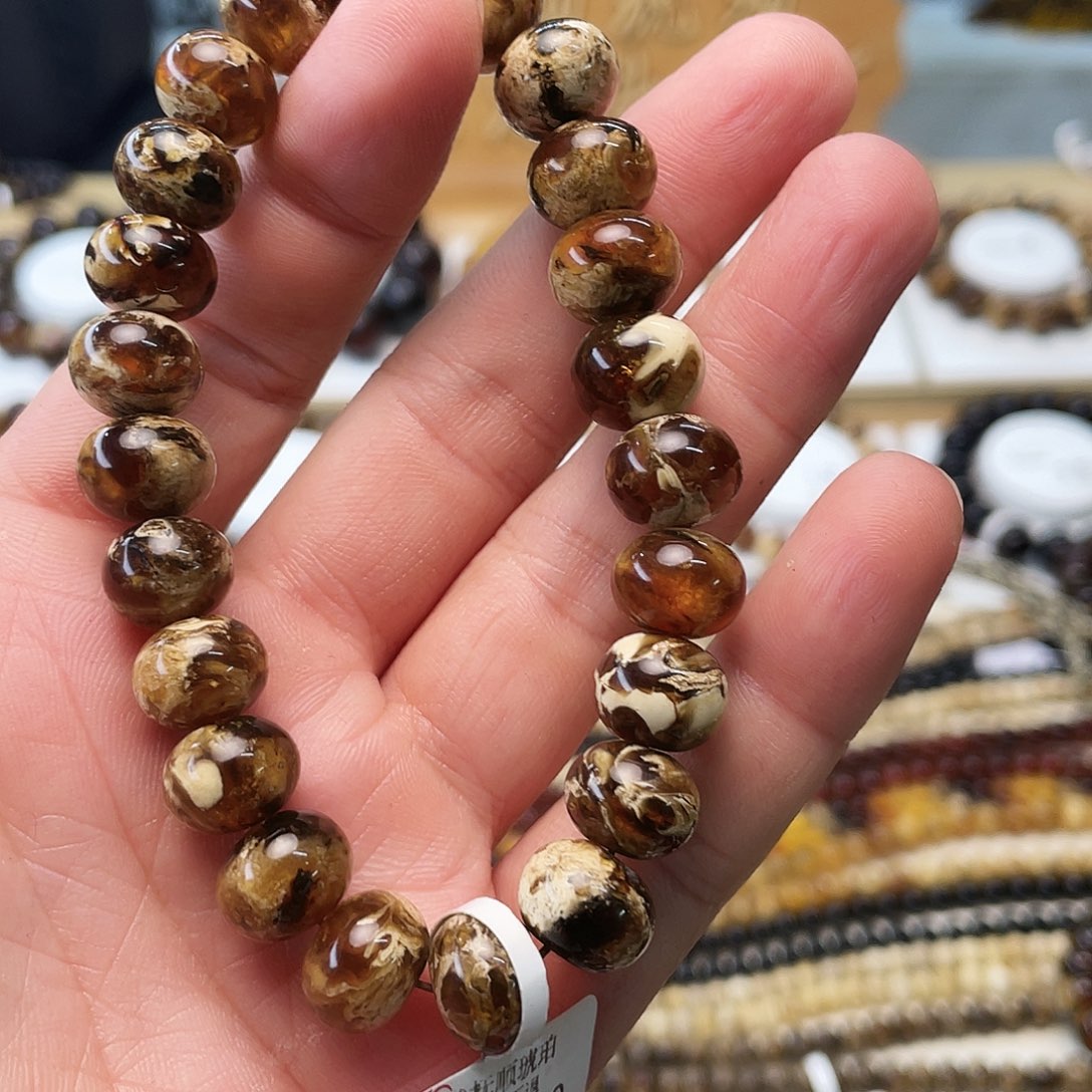 O***C琥珀未镶嵌裸石十一90031