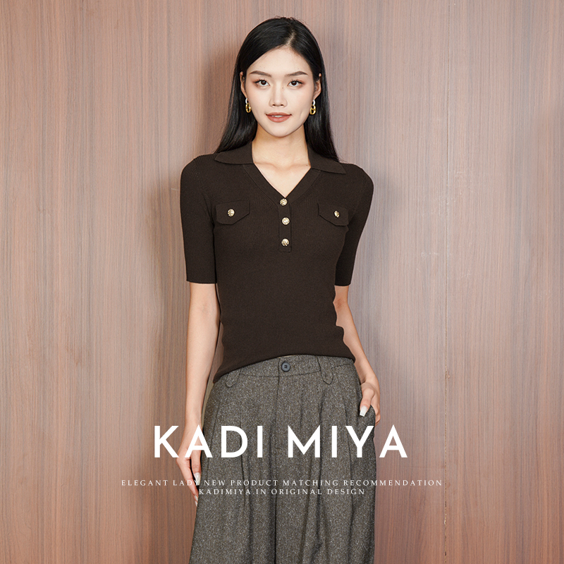 KADIMIYA【杨树林】重工金属扣翻领针织衫气质显瘦纯色中袖上衣