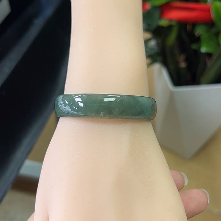 翡翠手链未镶嵌小瓶子