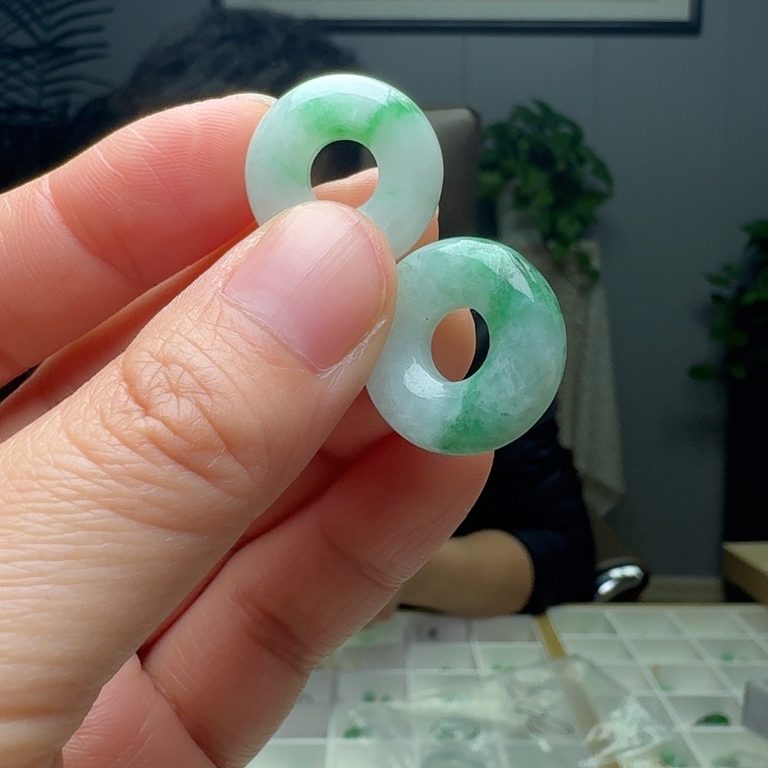 翡翠裸石多样性发货其一微瑕