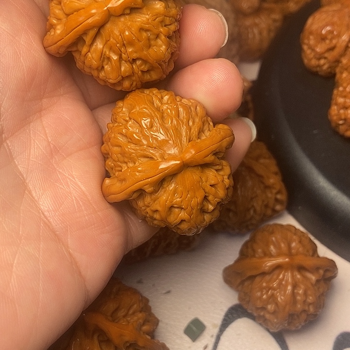 封***）把件文玩核桃白39