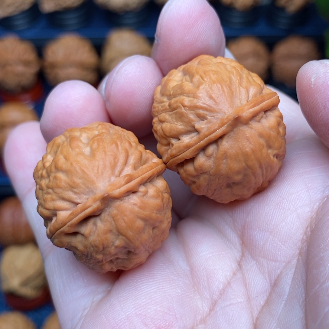 文玩核桃把件手捻墩煌