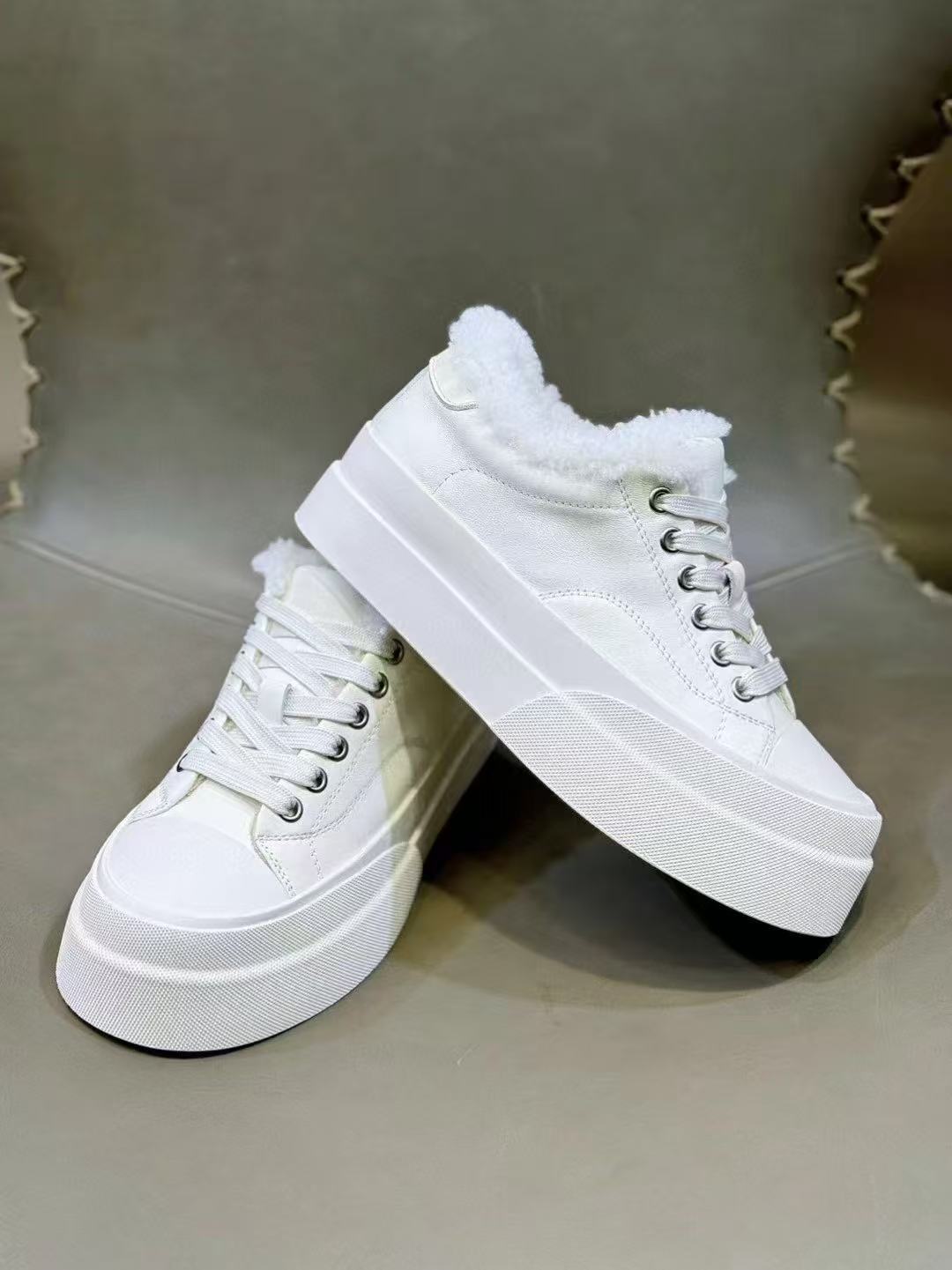 时尚百搭休闲鞋子